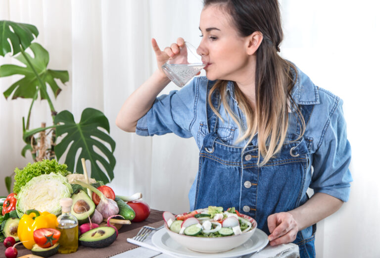 DOES DRINKING MORE WATER REALLY HELP YOU LOSE WEIGHT?​