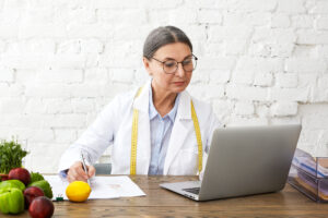 Why Are Busy Americans Choosing Medical Weight Loss Over Crash Diets?